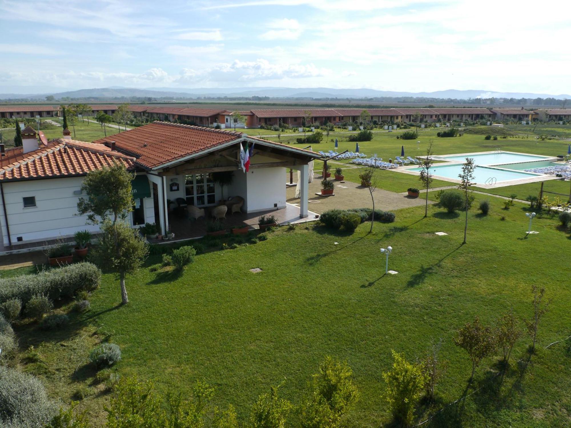Aparthotel Residenza Principina Principina Terra Exterior foto