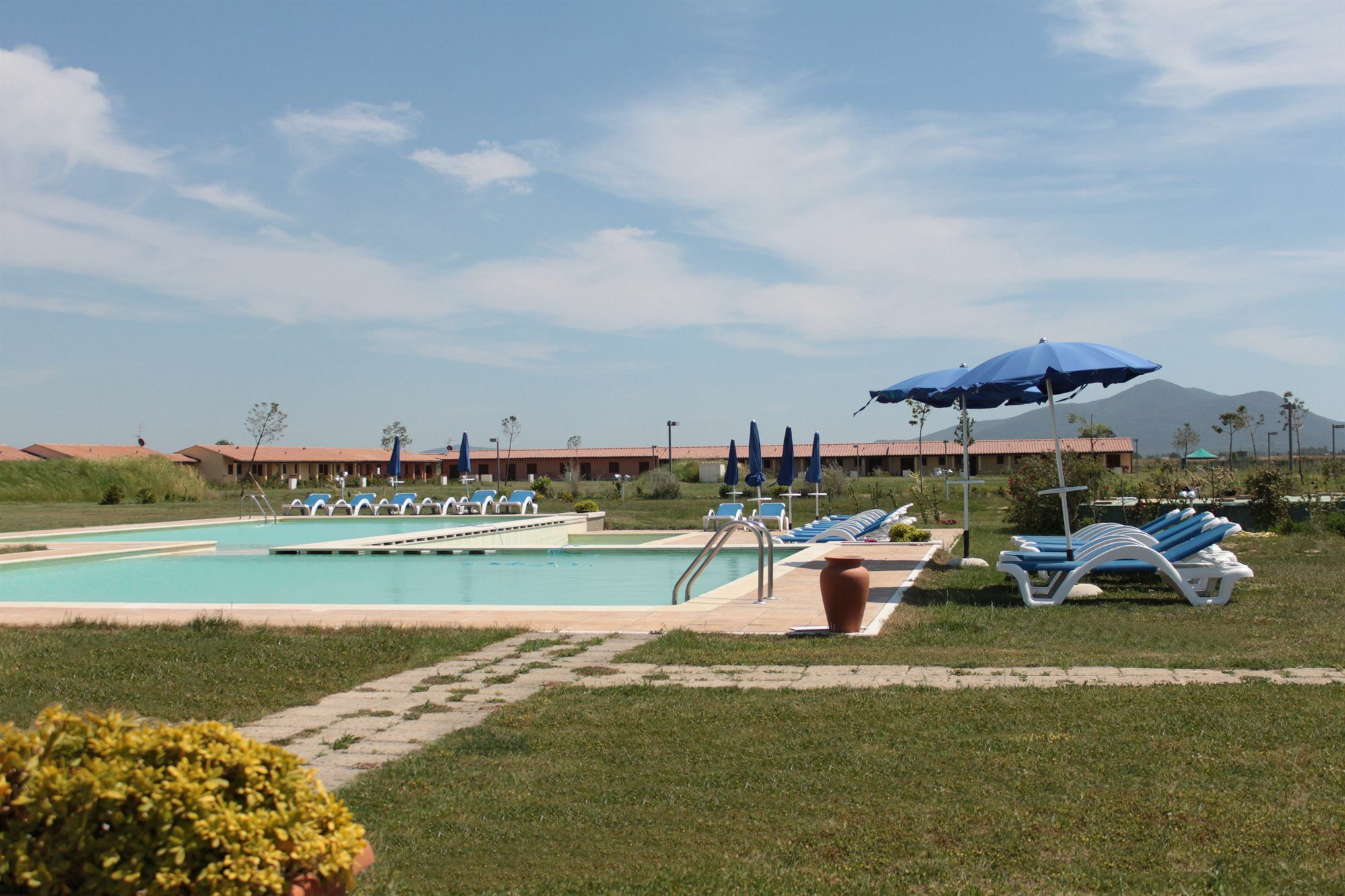 Aparthotel Residenza Principina Principina Terra Exterior foto